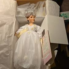 Ashton Galleries | Art | Ashton Drake Gallery Lisas Wedding Dress | Poshmark