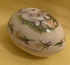 Lenox Spring Visitor Egg box | Holidays With Bonnie