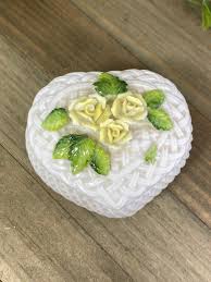 White Heart Trinket Box With Yellow Roses and Weaved Lattice ...