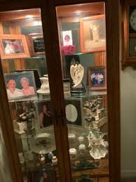 Curio Cabinet Solid OAK for Sale in Port Charlotte, FL - OfferUp