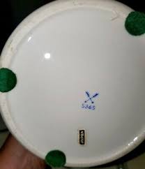 Large Apothecary Porcelain Jar White with Gilded Bows ...