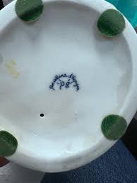 Porcelain d' Espagna Figurine "Dutch Girl/Goose ...