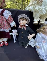 VINTAGE LOT OF 4 Porcelain Dolls Duck House With Tags ...