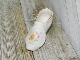 Boot White Small Ceramic, Shoe, Collectable Glass Shoe, Vintage Glass Shoe, Storage Pen Holder, Prop, Memories, Daysgonebytreasures *y - Etsy