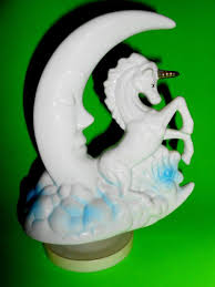 Vintage Emson Revolving White Ceramic Unicorn/Moon Music Box-Gold Trim | #1807152954
