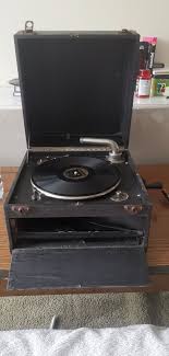 Can someone please help me identify it? : r/Gramophones