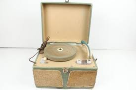 Vintage RCA 3VC35 Suitcase Record Player | EstateSales.org