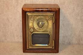 Medium Starburst Peg & Pointer Bank – Wood Mason