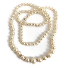 Vintage Graduated Pearl Necklace — Salvatore & Co.