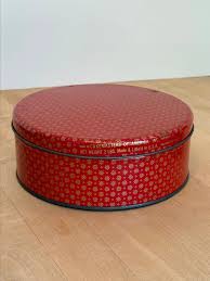 Cakemasters of American Red Gold Tin · Whatnot: Shop, Sell ...