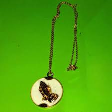 Vintage Serenity Prayer Necklace~Praying hands on front ...