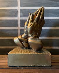 Large Praying Hands Sculpture by Albrecht Durer – Dandy