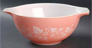 Gooseberry Pink 9" Cinderella Mixing Bowl by Pyrex ...
