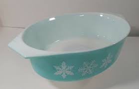 Pyrex Snowflake Handled 2.5 Qt. Blue Oval Casserole Ovenware ...