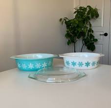 Pyrex 043 Snowflake Pattern 3 Pc Ovenware Dishes and Lid - Etsy