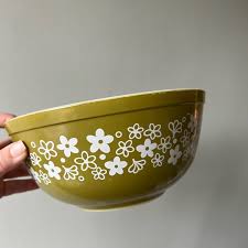 Pyrex | Kitchen | Pyrex Spring Blossom Avocado Green Mixing Bowl Vintage 97s | Poshmark