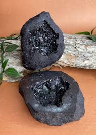 Black Geode Ring Box – The Gypsy in the Bush