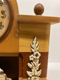 Vintage Mantle Clock Fireplace Lights Up Tv Clock for Sale in Los Angeles, CA - OfferUp