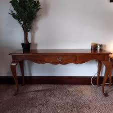 Entryway/ Sofa Table Queen Anne Style Thomasville Furniture Fisher Park Collection for Sale in Garfield Heights, OH - OfferUp