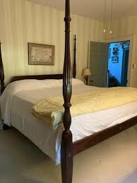 King Size Mahogany Four Poster Rice Bed | EstateSales.org