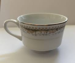Vintage Signature Collection QUEEN ANNE Tea Cup White Green ...