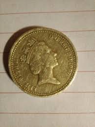 1997 QUEEN ELIZABETH II ONE POUND COIN WITH ERROR Upside Down Writing On Edges | eBay