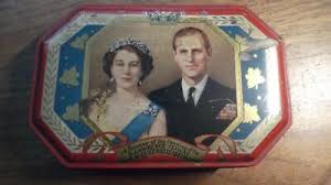 1959 TIN QUEEN ELIZABETH AND PRINCE PHILIP CORONATION ...