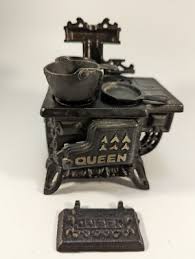 Vintage Queen Miniature Cast Iron Wood Stove and Pots. | eBay