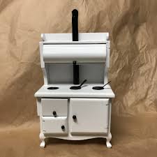 AZT5105 - White Wood Stove - Jeepers Dollhouse Miniatures