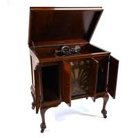 Horned Gramophone marked 'Apollo' to case. Brass morning ...