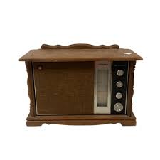 Lot - Vintage Hitachi K-790H AM/FM radio