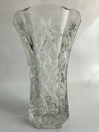 Vintage Tall Sunburst Scalloped Rimmed Cut Glass Vase ...
