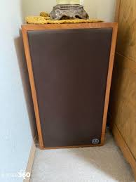 Pair of vintage RTR speakers Auction | Estate 360