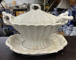 Redcliff Ironstone Tureen With Underplate & Ladle: Scalloped ...