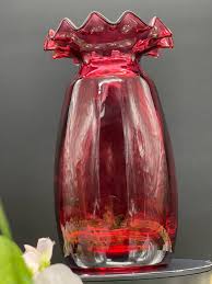 Vase en verre canneberge | Vase en verre rouge avec bord ondulé | Décoration d'intérieur élégante | Verrerie de collection - Etsy France