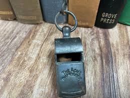 Vintage Acme Thunderer Whistle – Duckwells