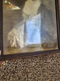 Vintage Portrait De Femme Tenant Une Brochure Framed Art ...