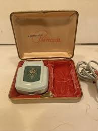 Vintage 1957 REMINGTON PRINCESS Electric Shaver with case ...
