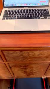 Multi-tasking at it's finest here at bits & bobs… gives a whole new meaning to “The Holiday Hustle” 😉 🏃‍♀️ 💻 🐱