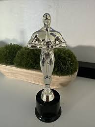 TROPHY AWARD - EXTRA LARGE STANDUP/CUTOUT ...