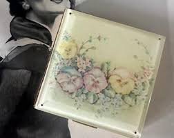 1950s Rex Fifth Ave Lucite Floral MCM Compact With Puff ...