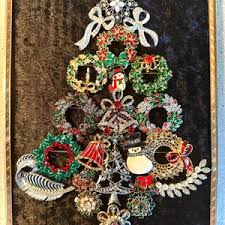 Christmas Brooch in a Frame - Etsy
