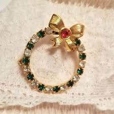 Vintage Rhinestone Christmas Wreath Brooch: Goldtone Holiday ...