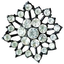 STRIKING Brilliant Rhinestone Brooch, Black metal Setting in ...