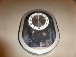 CUORUM SMALL WORLD RHYTHM MOTION WALL CLOCK DWS MUSIC 2750F ...