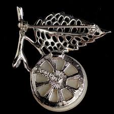 1970 Sarah Coventry Nature's Pearl Brooch – Retro Kandy Vintage