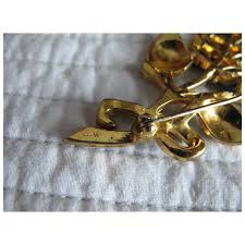 Coro Vintage Flower Blue Rhinestone Pin. For Sale at Ruby Lane