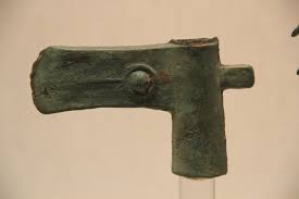 File:Shang Bronze Qi Axe.jpg - Wikimedia Commons