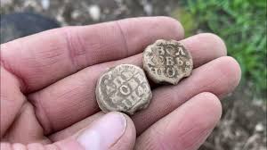 Mystery coin and three amazing lead seals!! Metal detecting ...