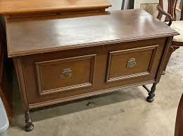 Roos MFG Co. Vintage Cedar Storage Chest